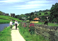 Walking the Rochdale Canal towpath